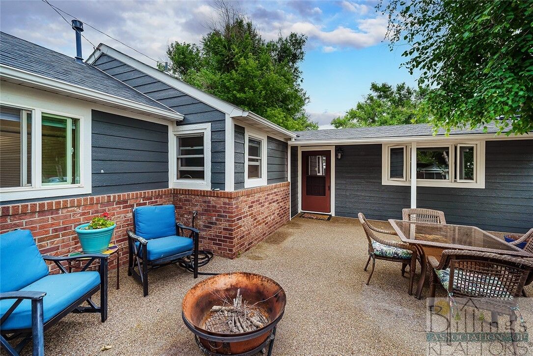 Property Photo: 2922 1/2 Upper Highwood Drive MT 59102