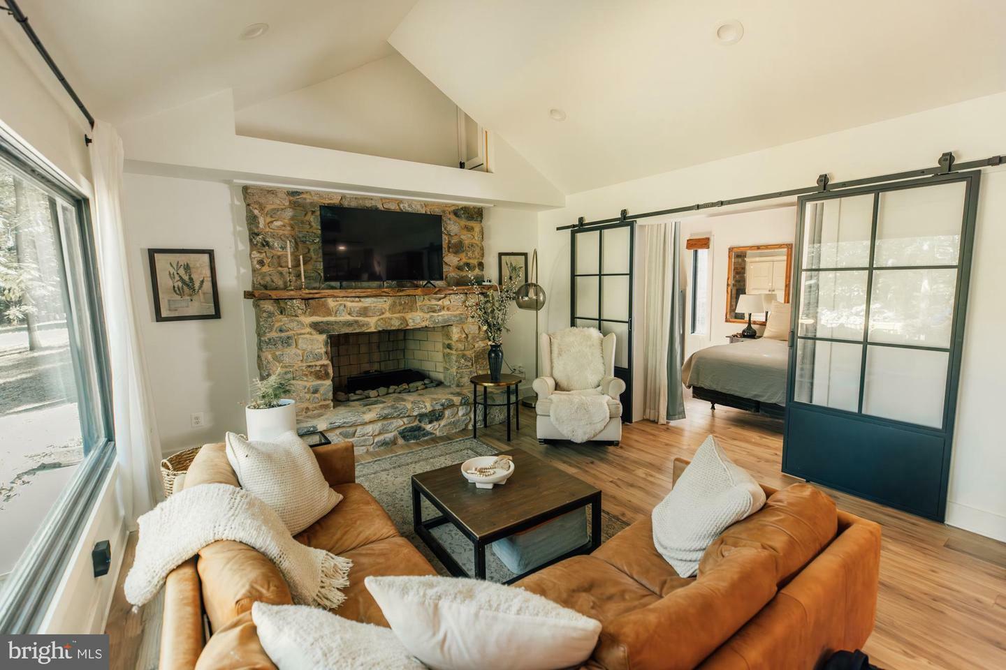 Property Photo: 167 Poplar Lane VA 20135