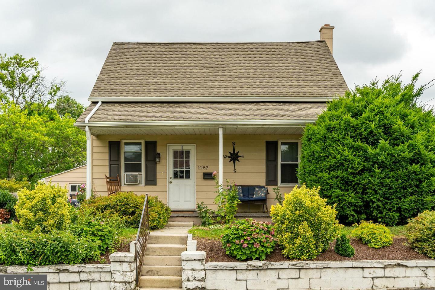 Property Photo:  1257 E Newport Road  PA 17543 