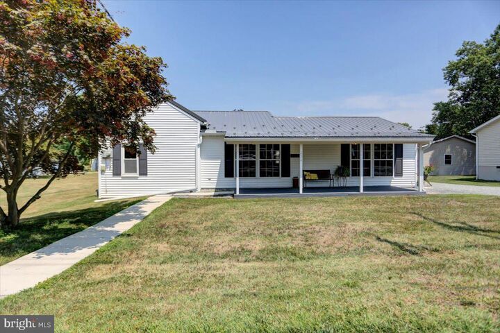 234 E Grant St  Greencastle PA 17225 photo