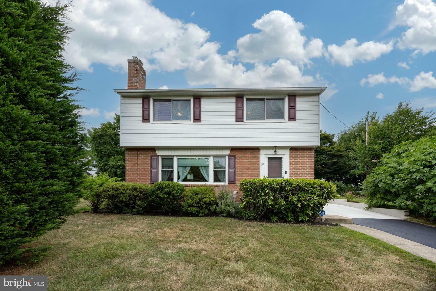 Property Photo:  301 Earlington Road  PA 19083 