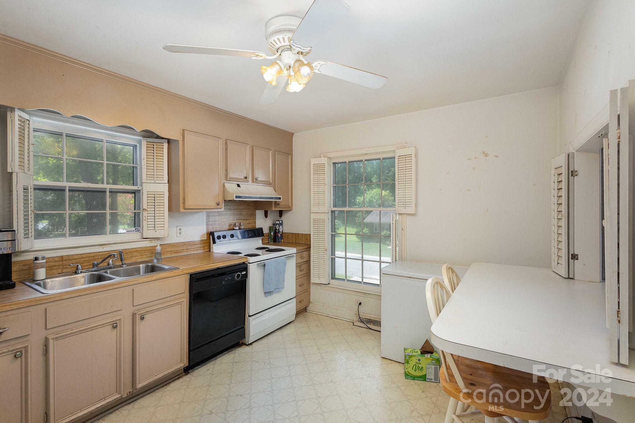 Property Photo:  6825 Highbrook Drive 13  NC 28212 