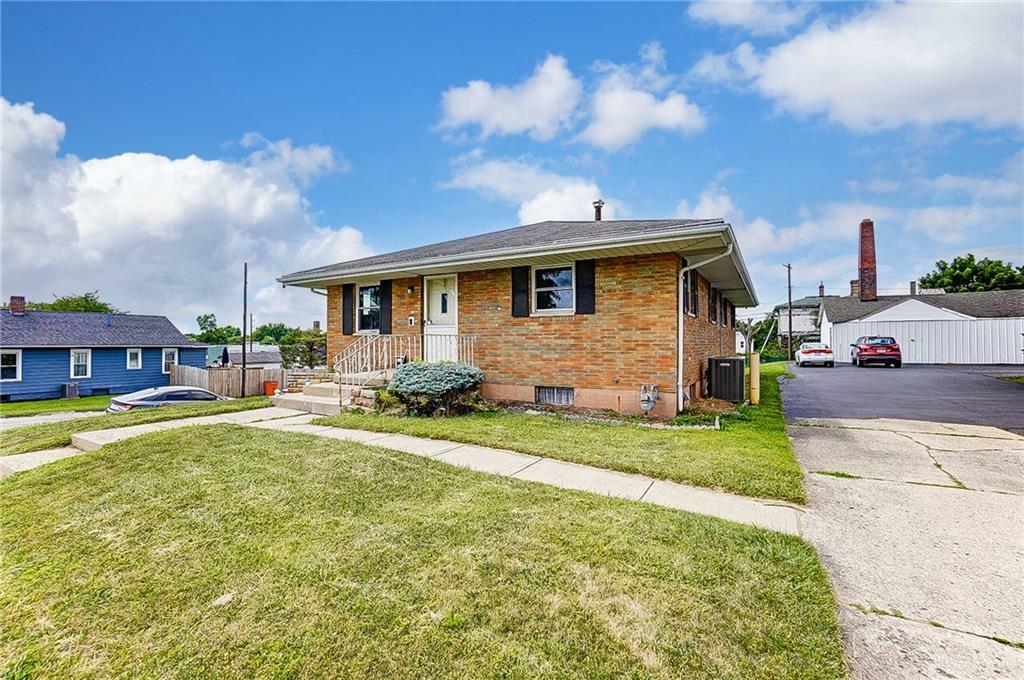 Property Photo:  1027 Pine Street  OH 45505 