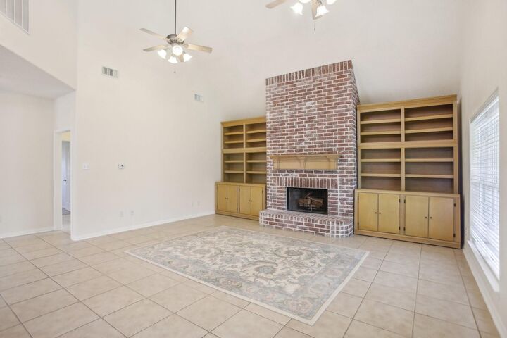 Property Photo: 1418 Magnolia Bend W TX 77523
