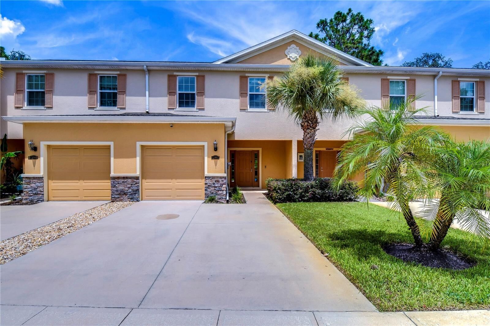 Property Photo:  13907 River Cypress Way  FL 33637 