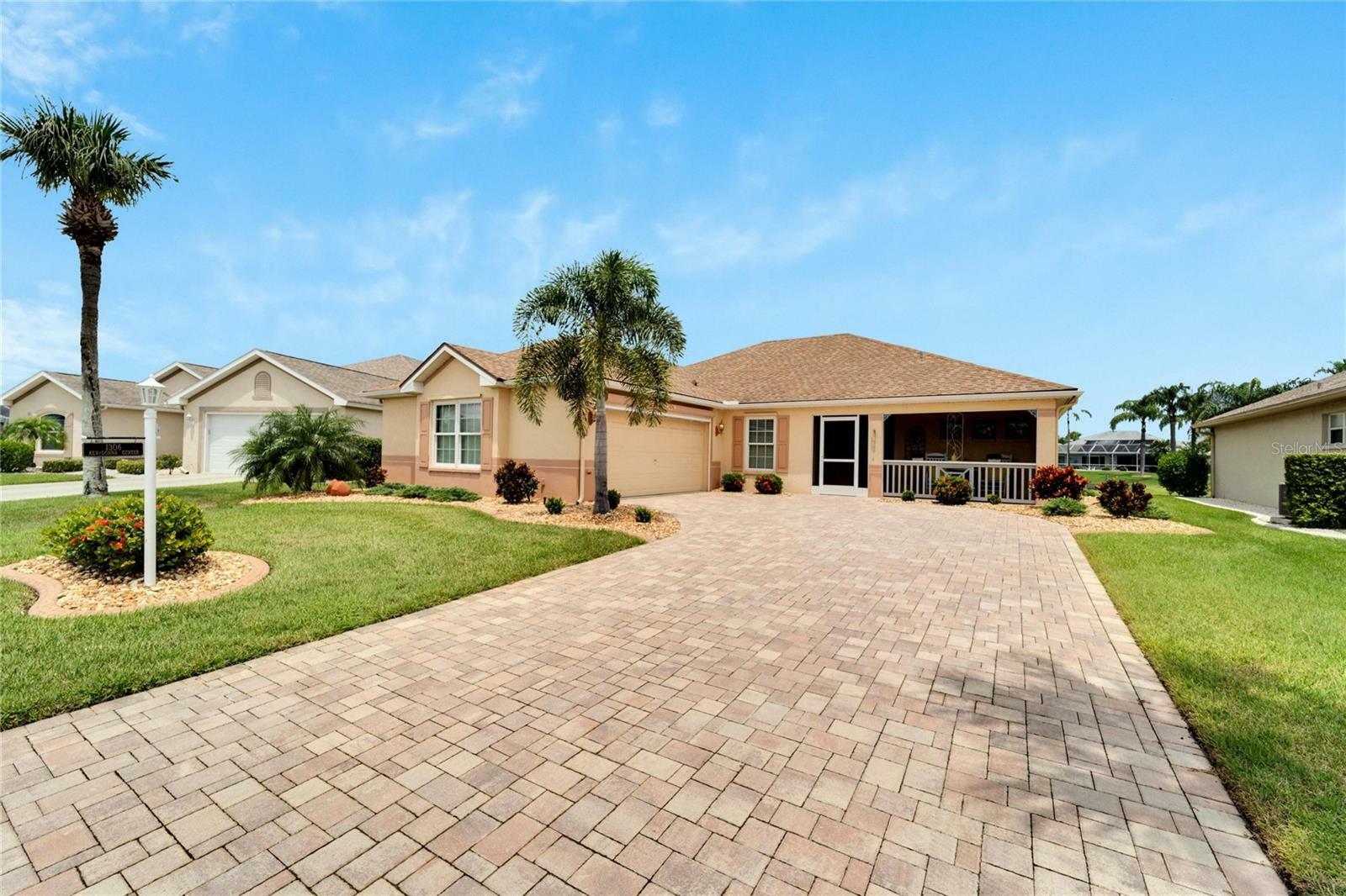 Property Photo:  1306 Caloosa Lake Court  FL 33573 