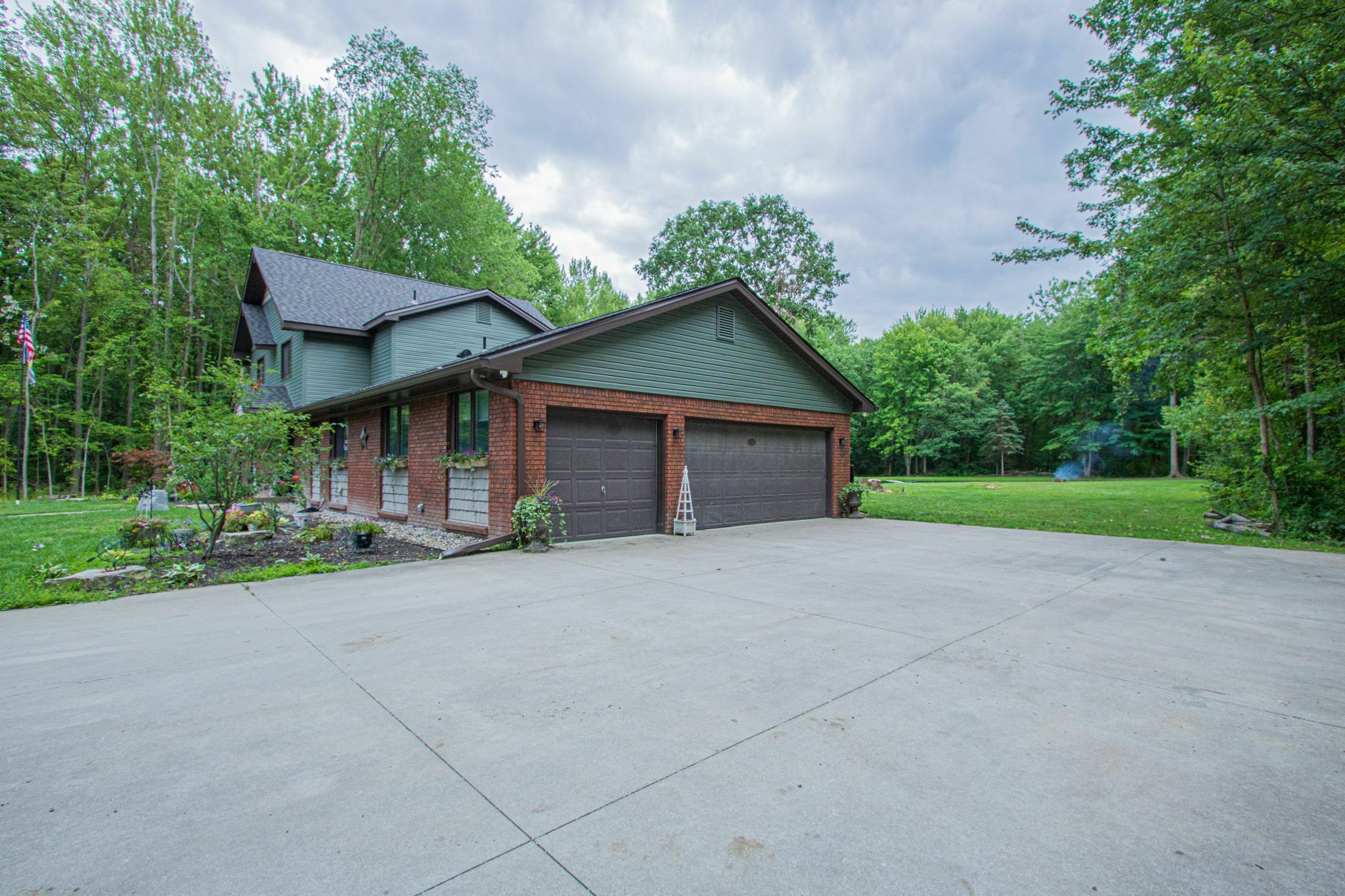 Property Photo:  7857 Kendall Road  MI 48063 2703 