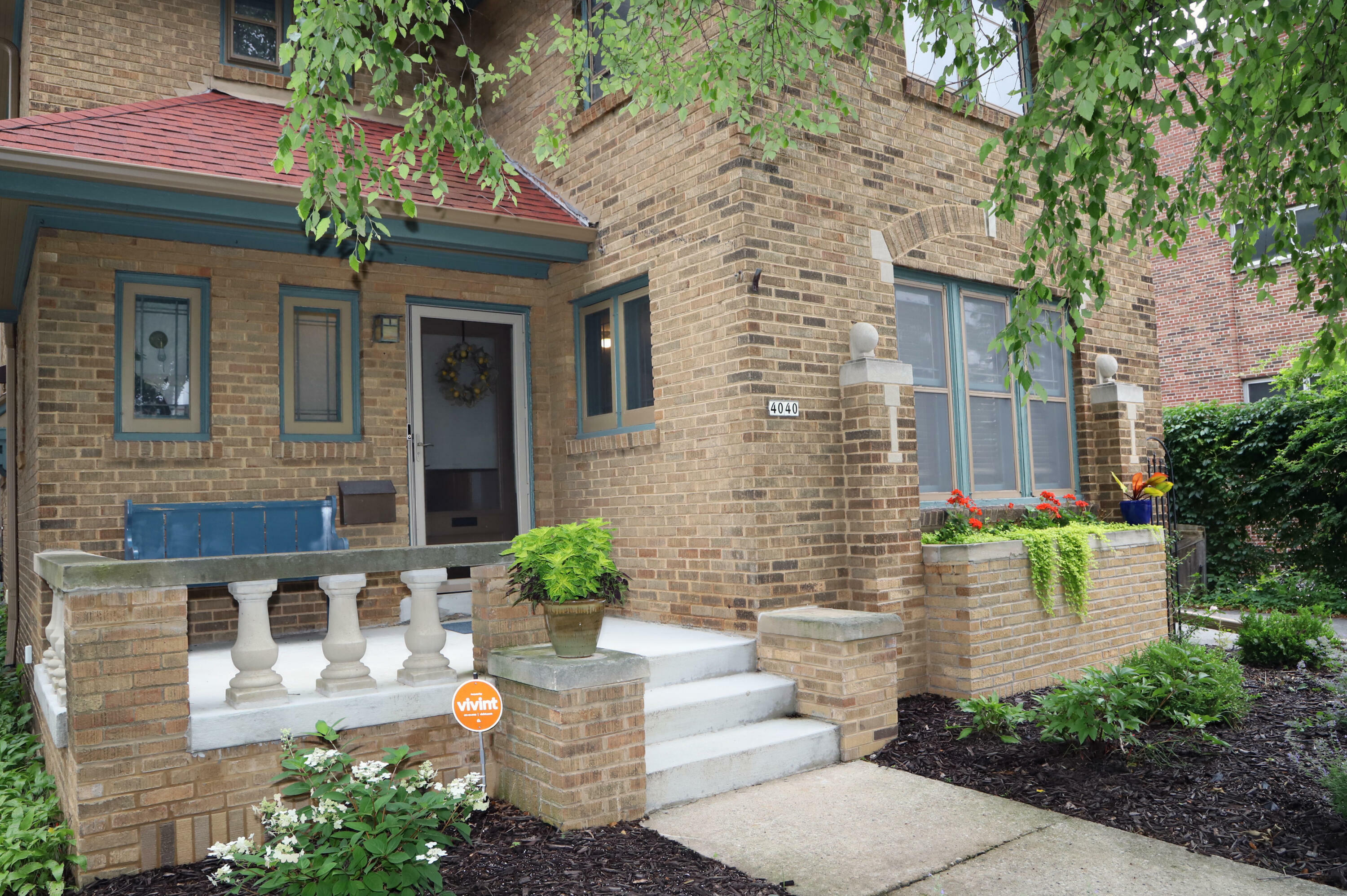 Property Photo:  4040 N Maryland Ave  WI 53211 