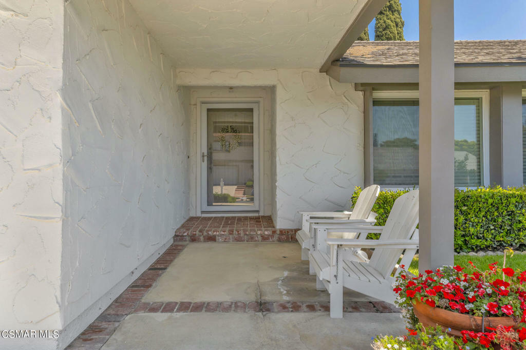 Property Photo:  2516 Clearfield Place  CA 93065 