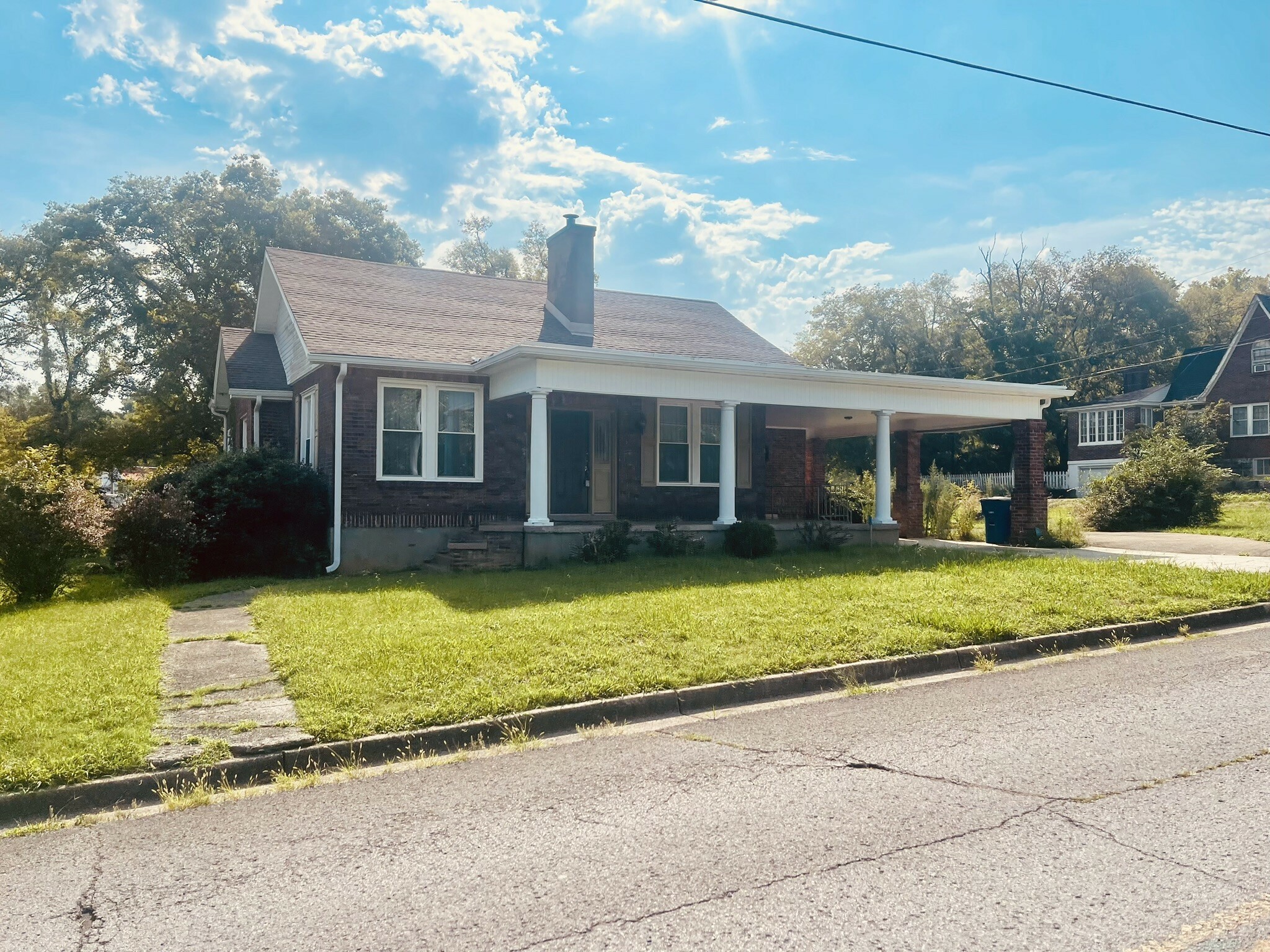 Property Photo:  709 S Brittain St  TN 37160 