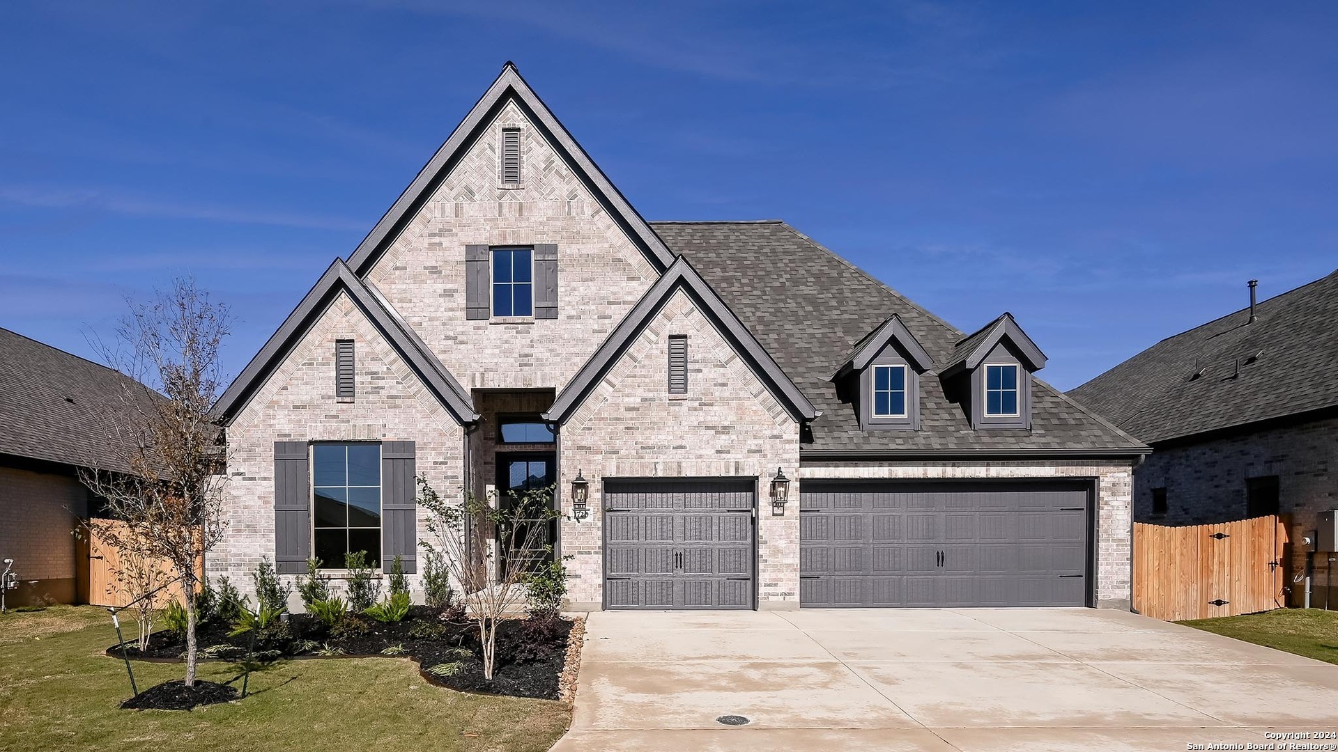 Property Photo: 1720 Windward Way TX 78155