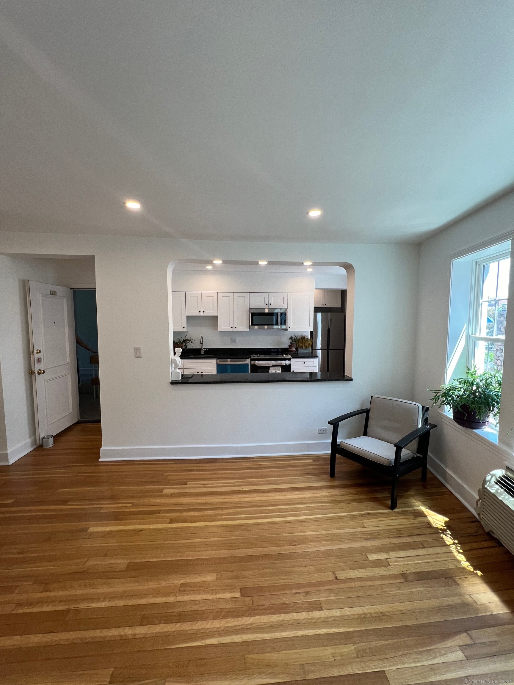 Property Photo:  833 Summer Street Apt 3G  CT 06901 