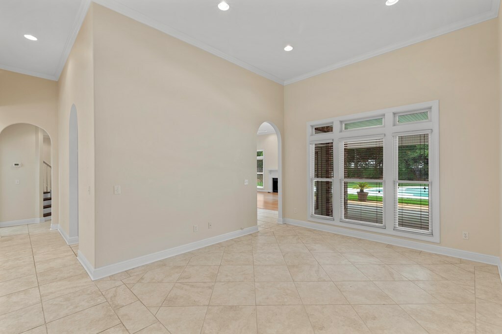 Property Photo:  707 Edinburgh Way  AL 36305 