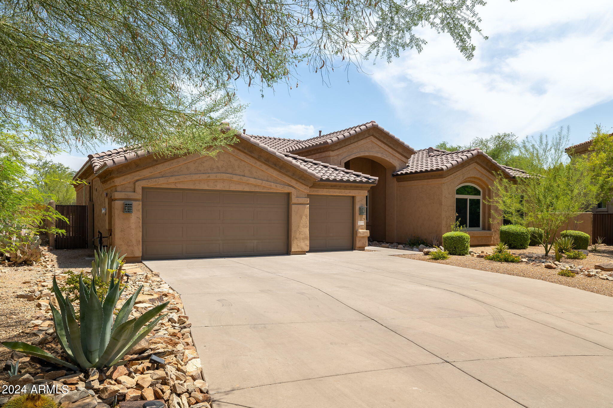 Property Photo:  12704 N 114th Street  AZ 85259 