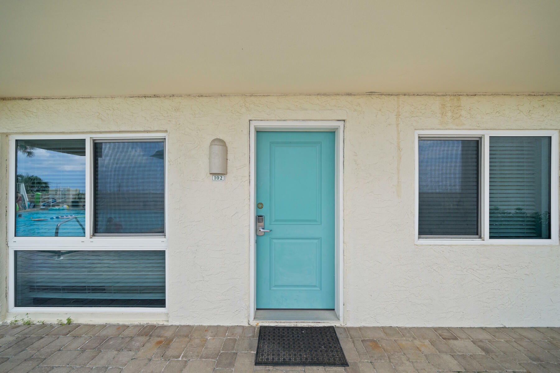 Property Photo:  667 Nautilus Court Unit 102  FL 32548 