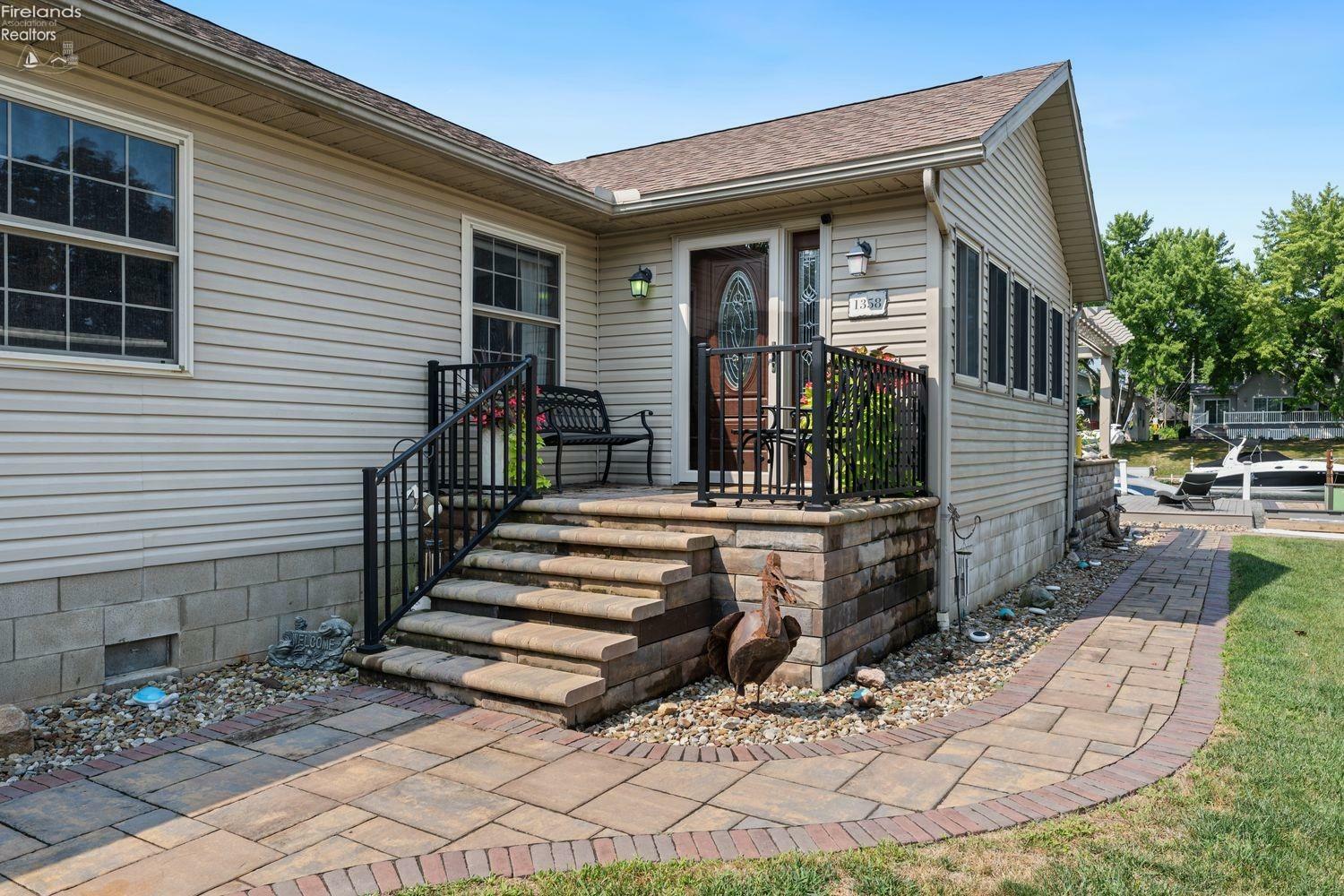 Property Photo:  1358 N Little Avenue  OH 43452 