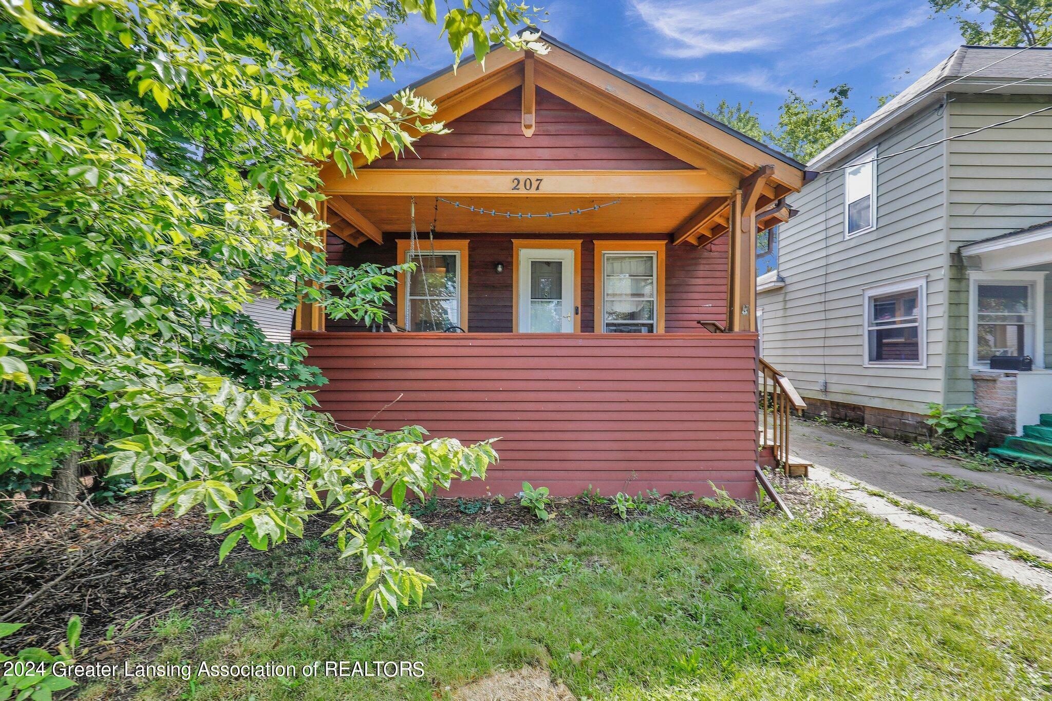 Property Photo:  207 Shepard Street  MI 48912 