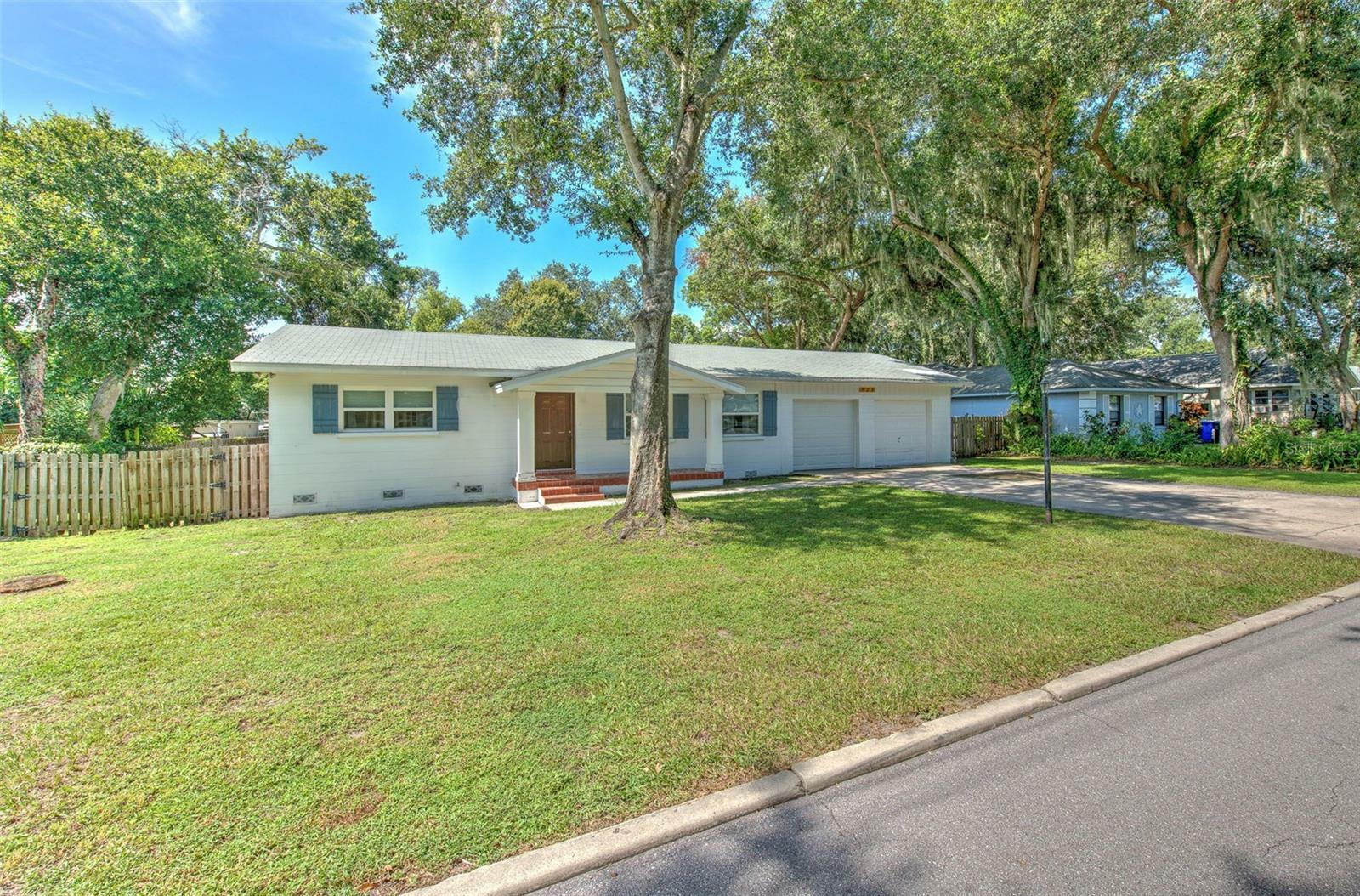 Property Photo:  927 Lakehurst Street  FL 33805 