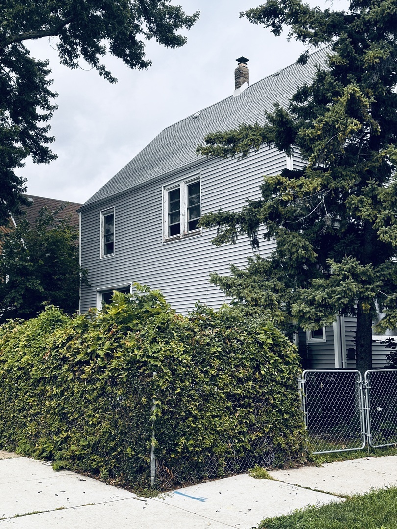 Property Photo:  1702 N Lawndale Avenue  IL 60647 