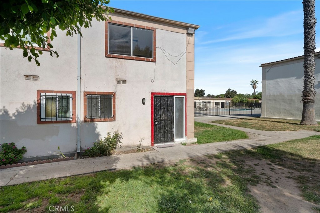 Property Photo: 1000 E Bishop Street S4 CA 92701