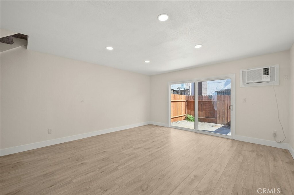 Property Photo:  1001 E Camile Street G1  CA 92701 