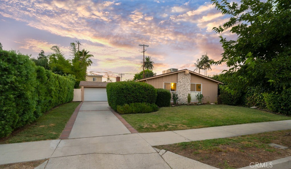 16433 Kingsbury Street  Granada Hills CA 91344 photo