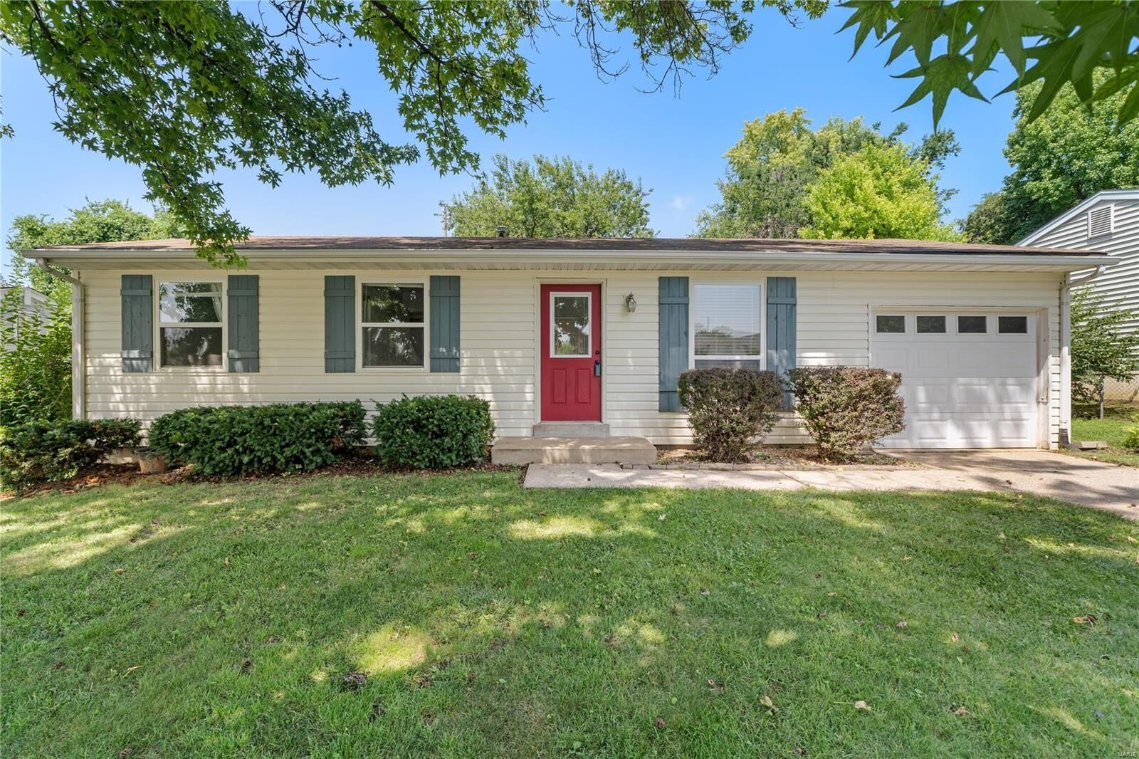 Property Photo: 3020 Saint Babette Lane MO 63301