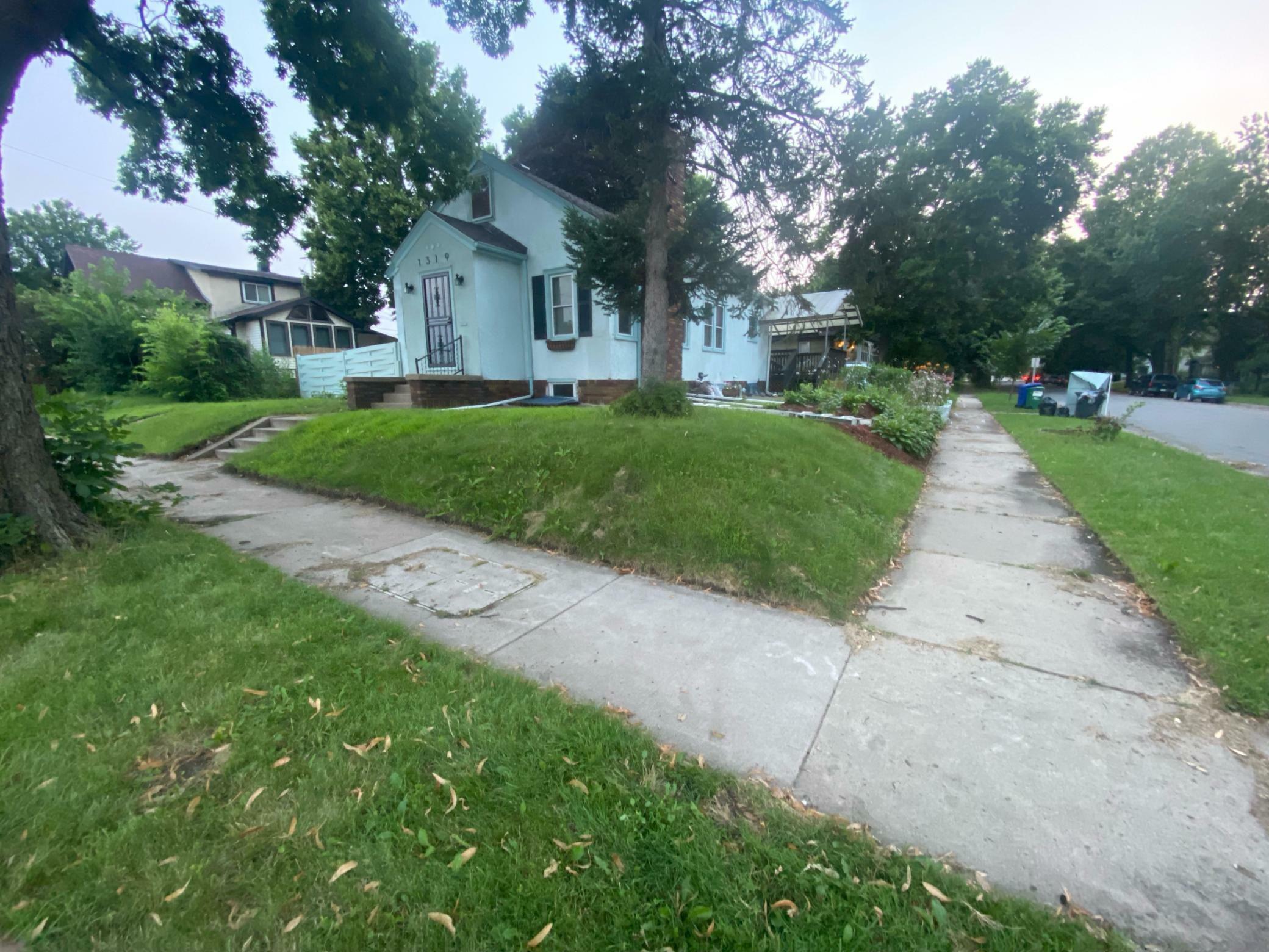 Property Photo:  1319 Davern Street  MN 55116 