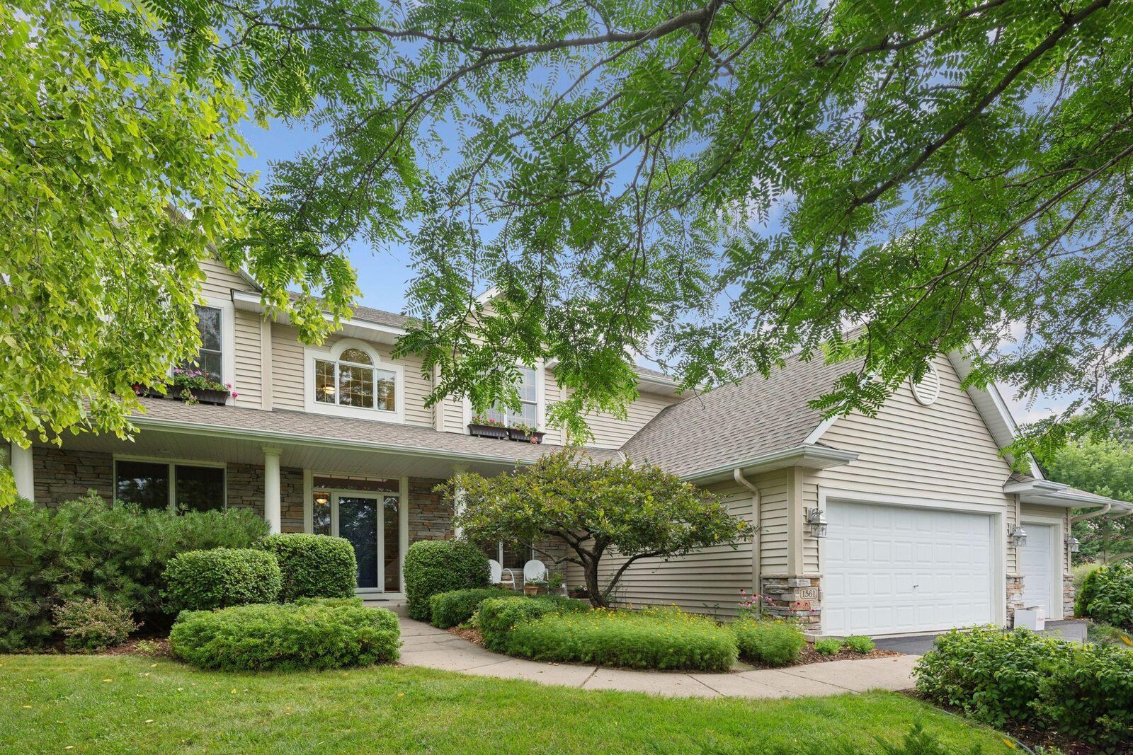 Property Photo: 1561 Stoneridge Circle MN 55356