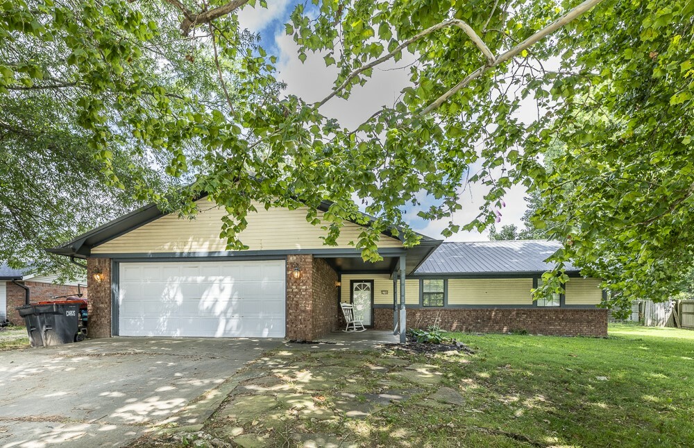 2104 Hummingbird Drive  Springdale AR 72764 photo