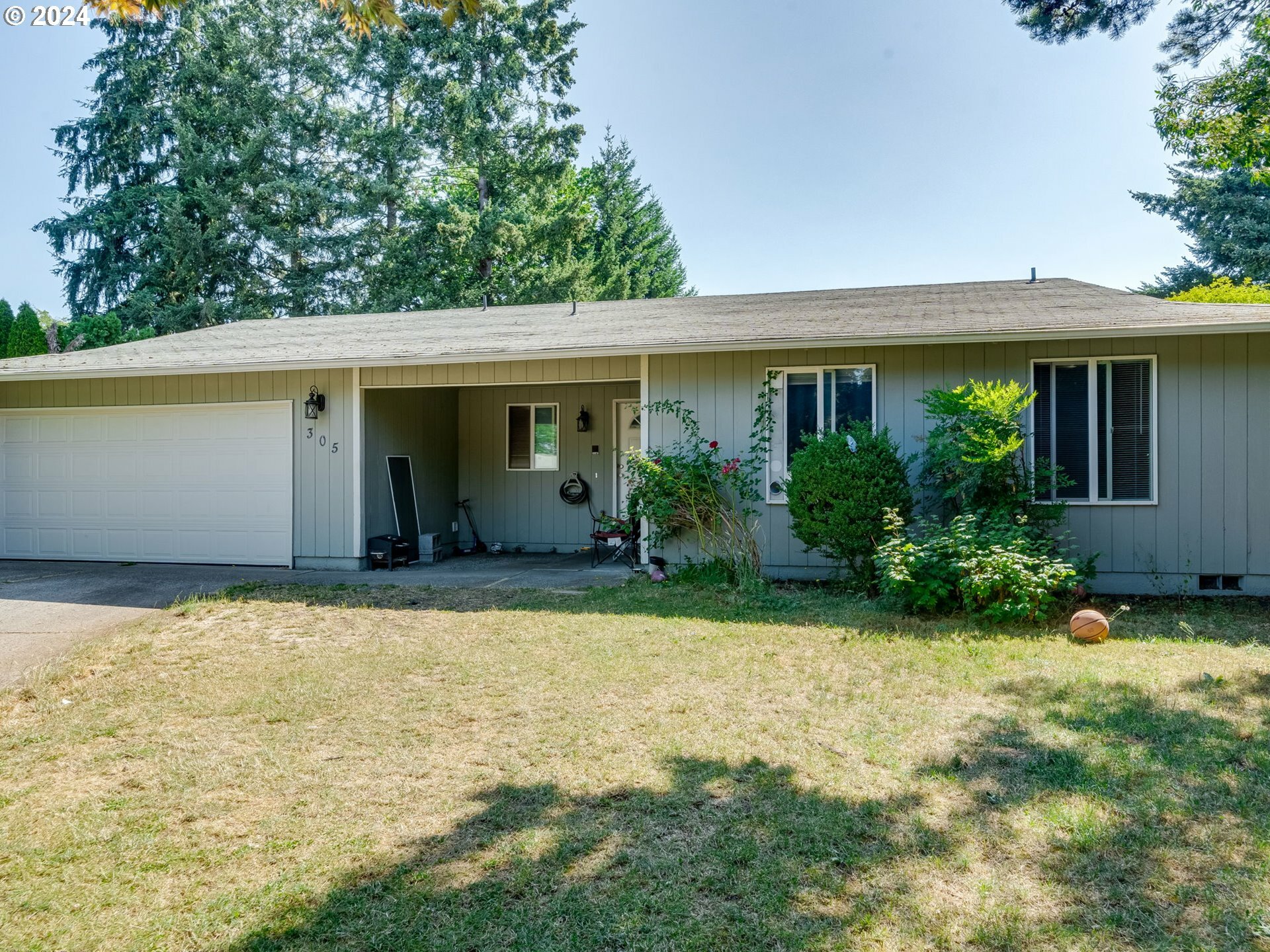 Property Photo:  305 SE 149th Ct  WA 98684 