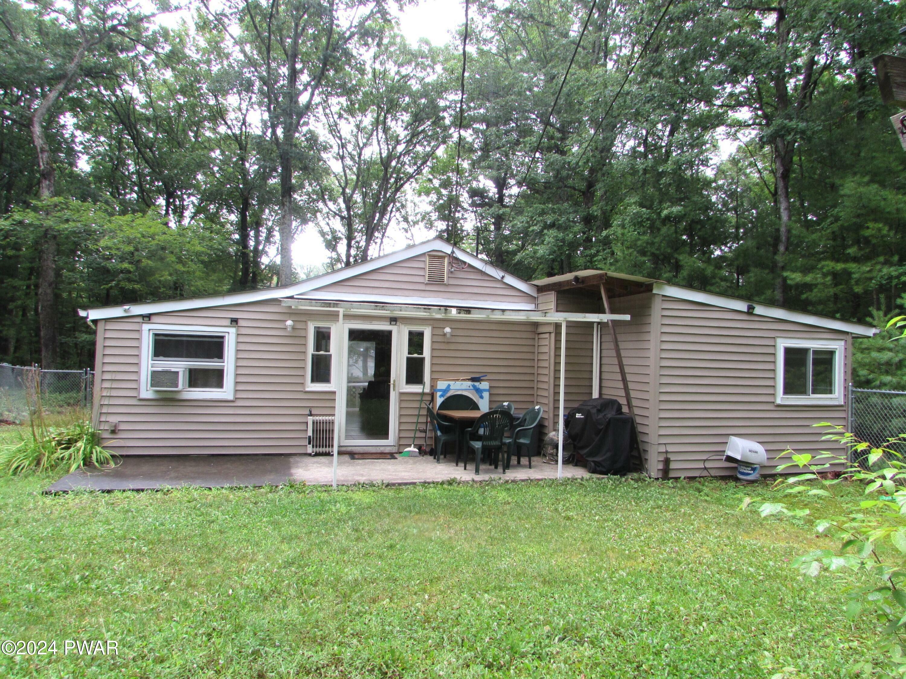 Property Photo:  131 Parkers Glen Road  PA 18458 