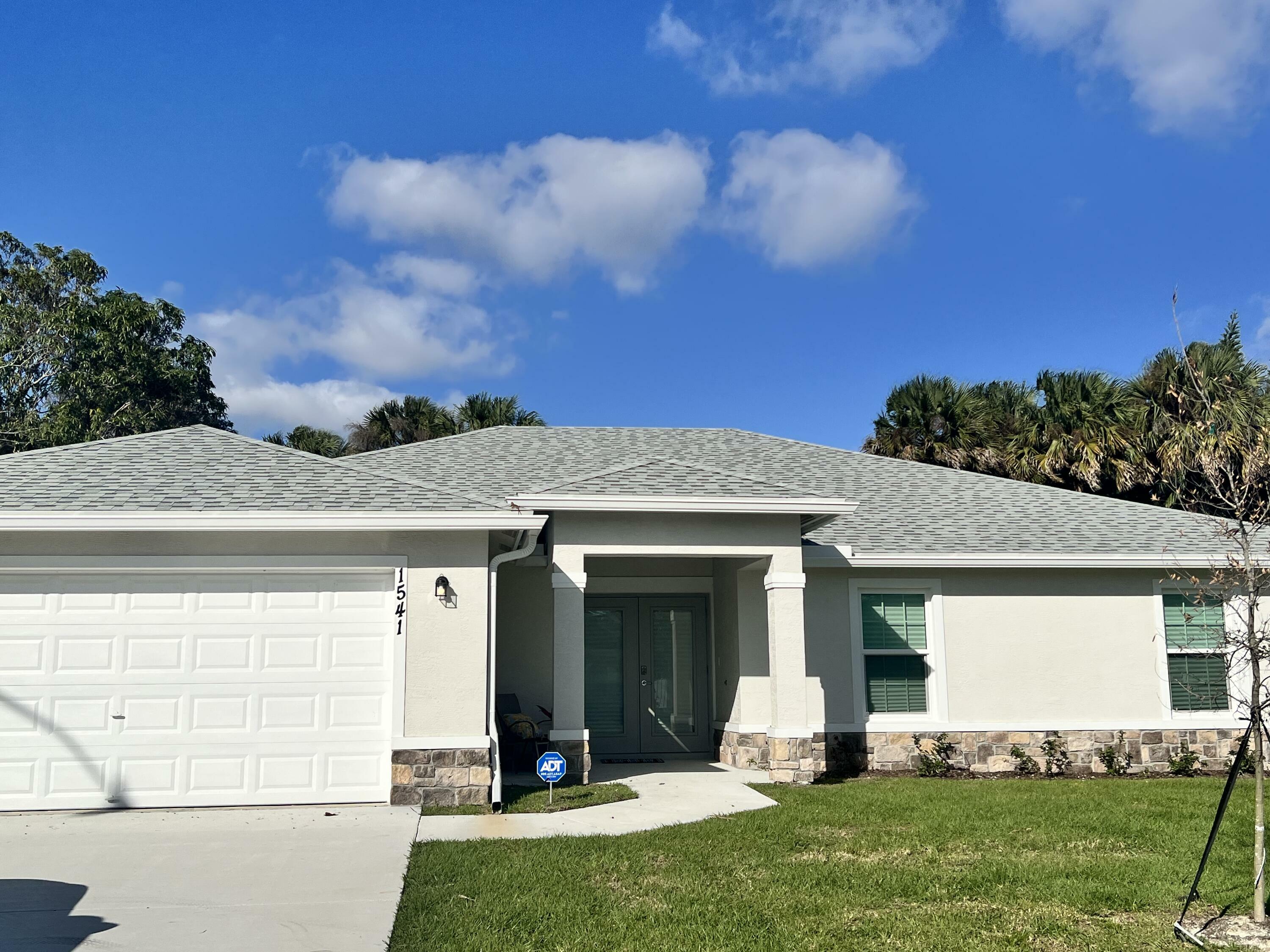 Property Photo:  1541 SW Urbino Avenue  FL 34953 