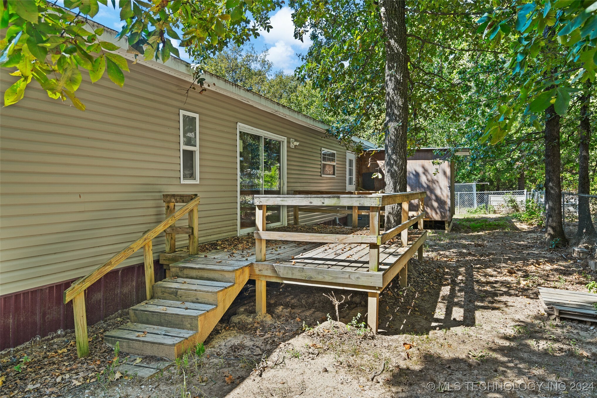 Property Photo:  705 Country Club 2  OK 74425 