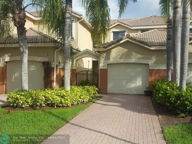 Property Photo:  4016 Peppertree Dr  FL 33332 