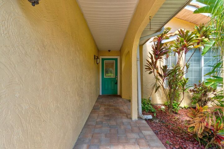 Property Photo:  502 Osprey Lane  FL 32708 