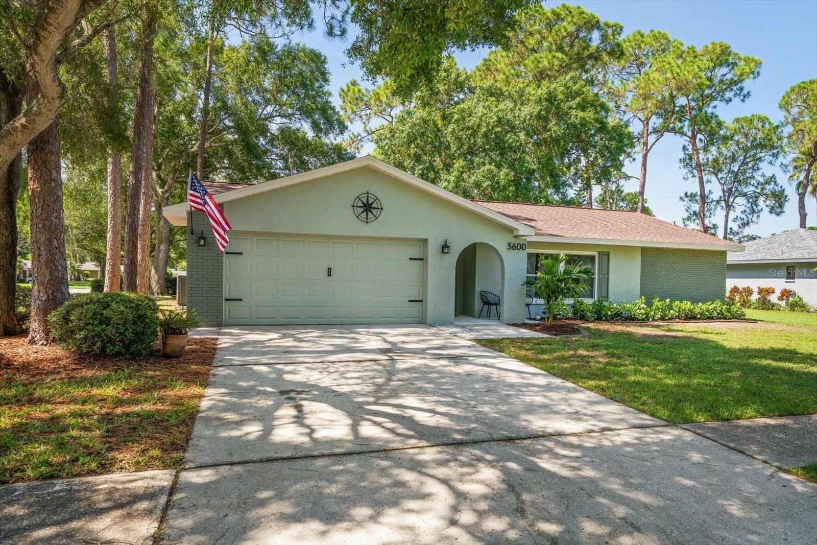 Property Photo:  3600 Fairway Forest Circle  FL 34685 