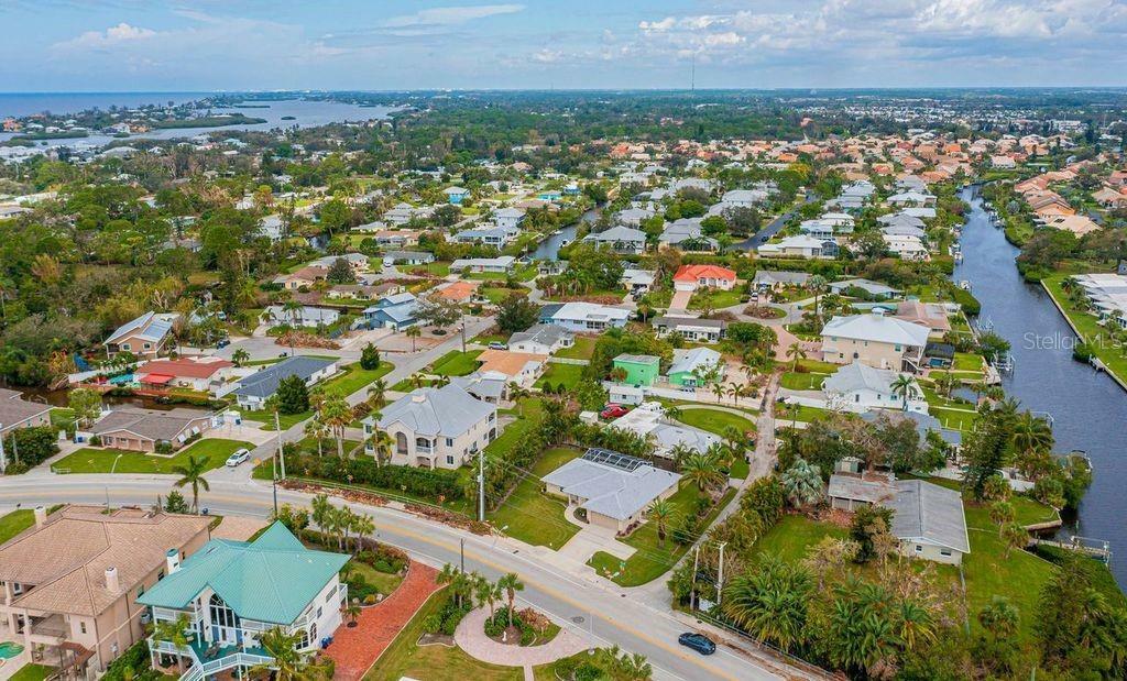 Property Photo:  612 Albee Road W  FL 34275 