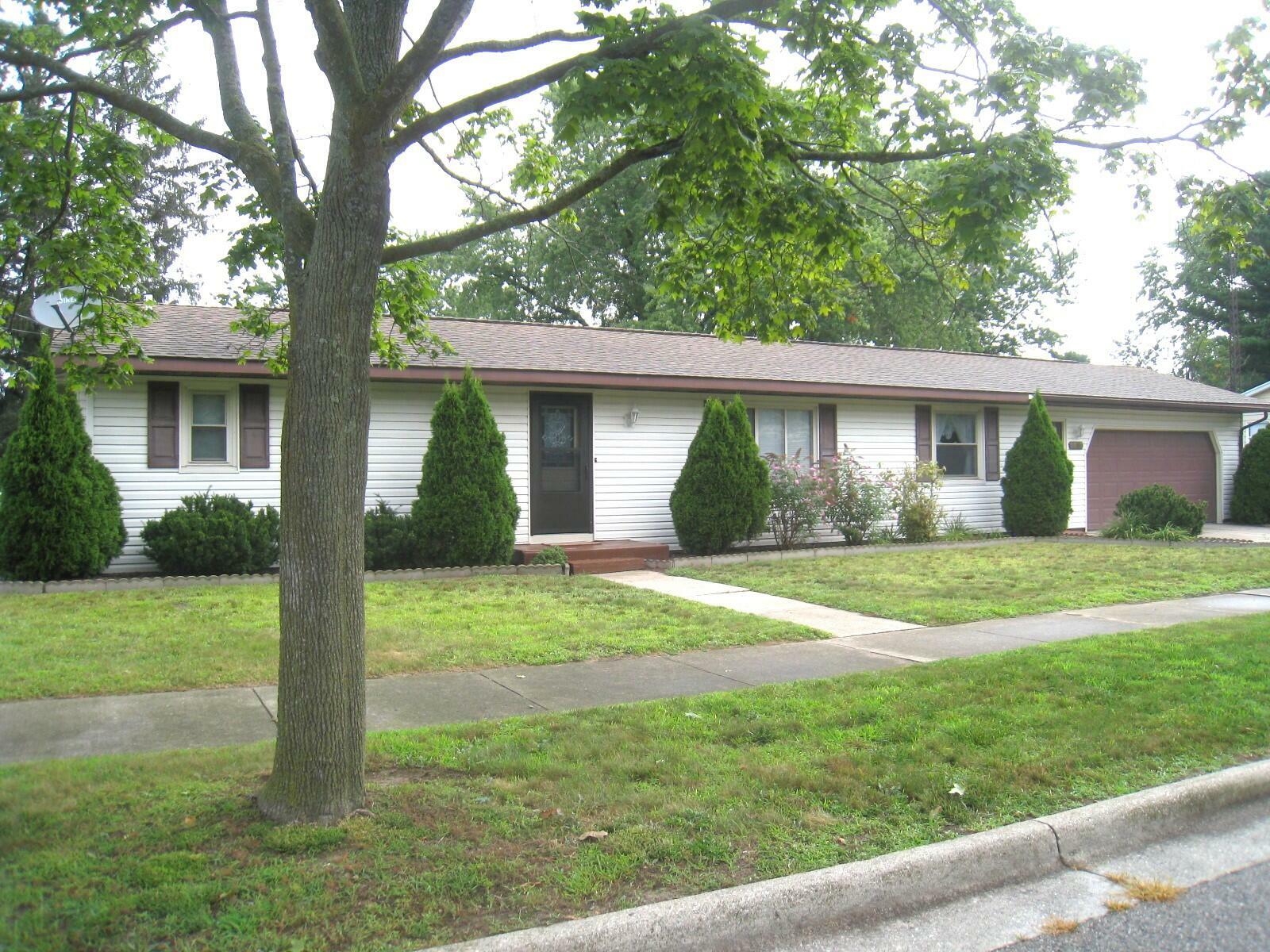 Property Photo:  1301 Oakes Avenue  MI 49417 