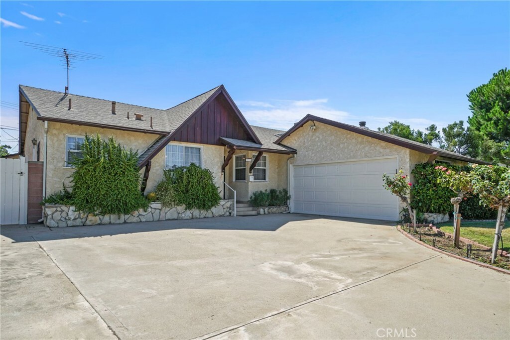 Property Photo:  8938 Monogram Avenue  CA 91343 