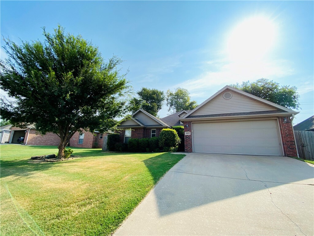 Property Photo:  6013 S 36th Street  AR 72758 