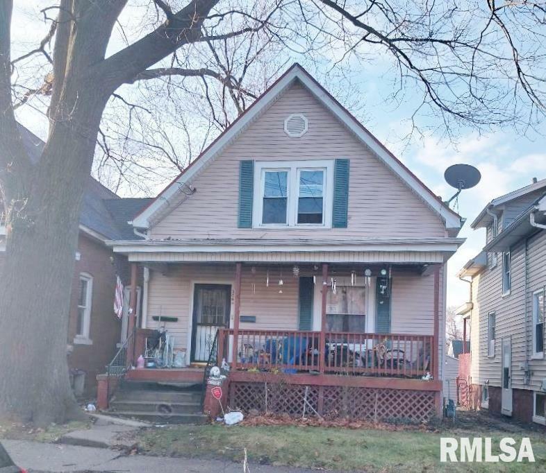 Property Photo:  306 E Arcadia Avenue  IL 61603 