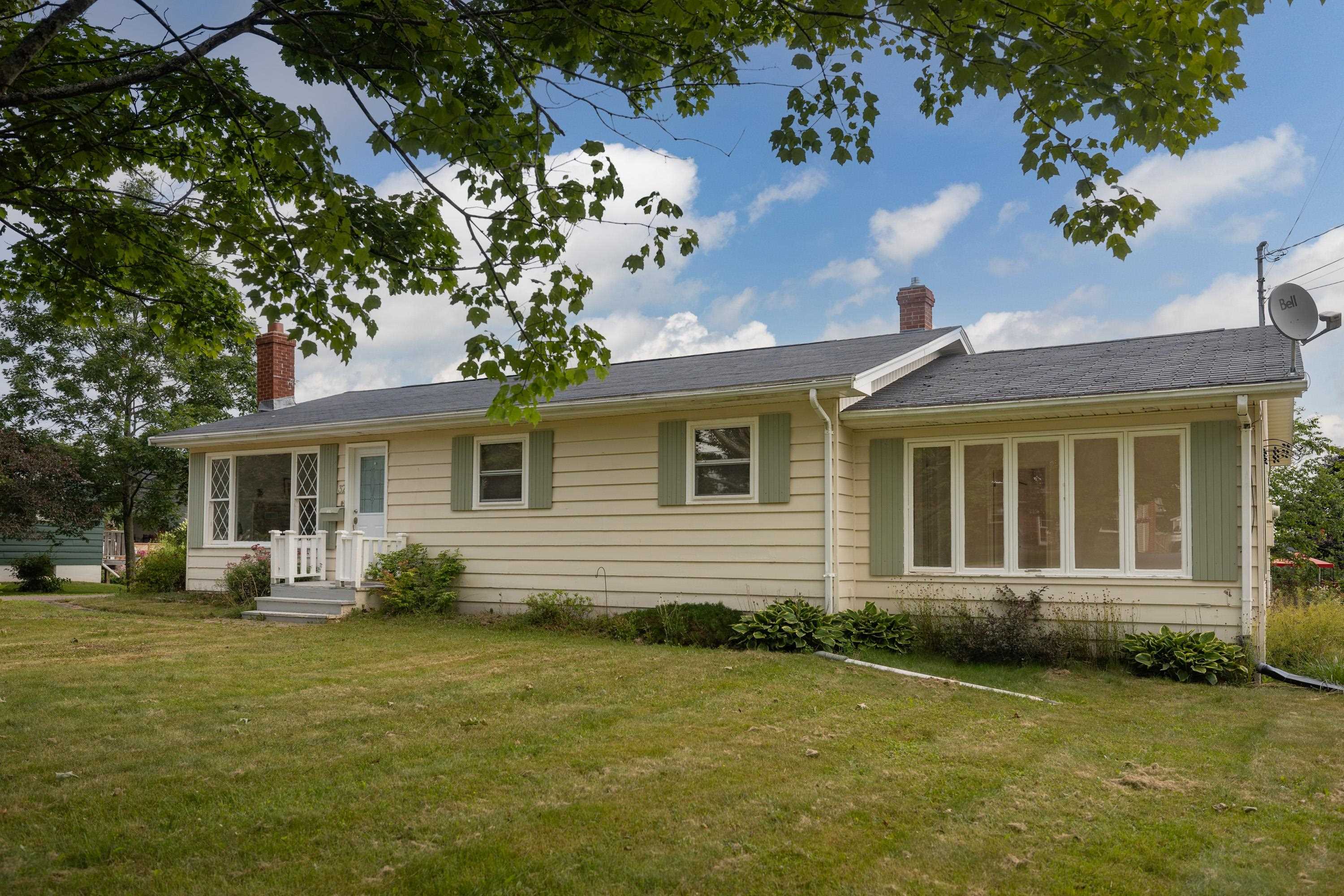 32 Lilac Avenue  Charlottetown PE C1A 6L4 photo