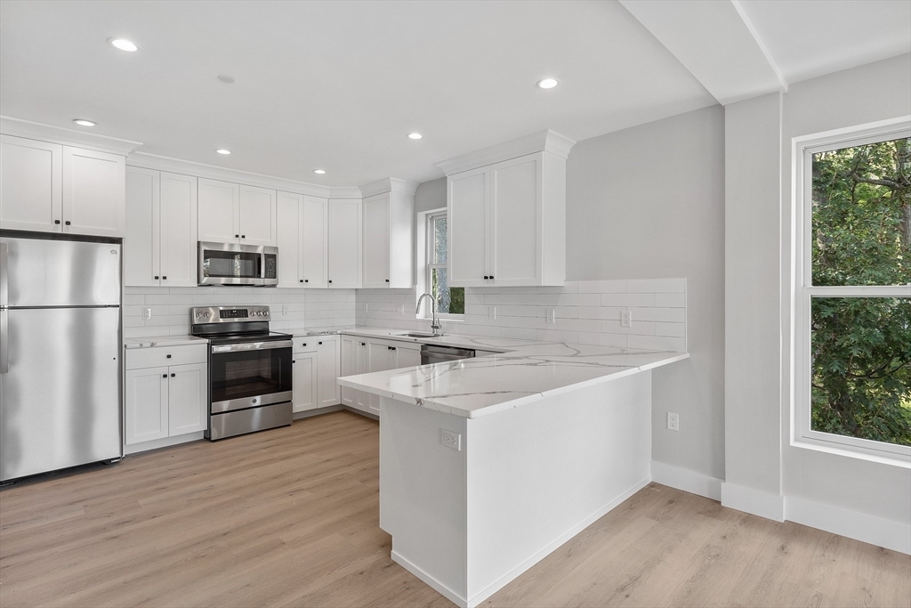 Property Photo: 186 Bedford 212 MA 02420