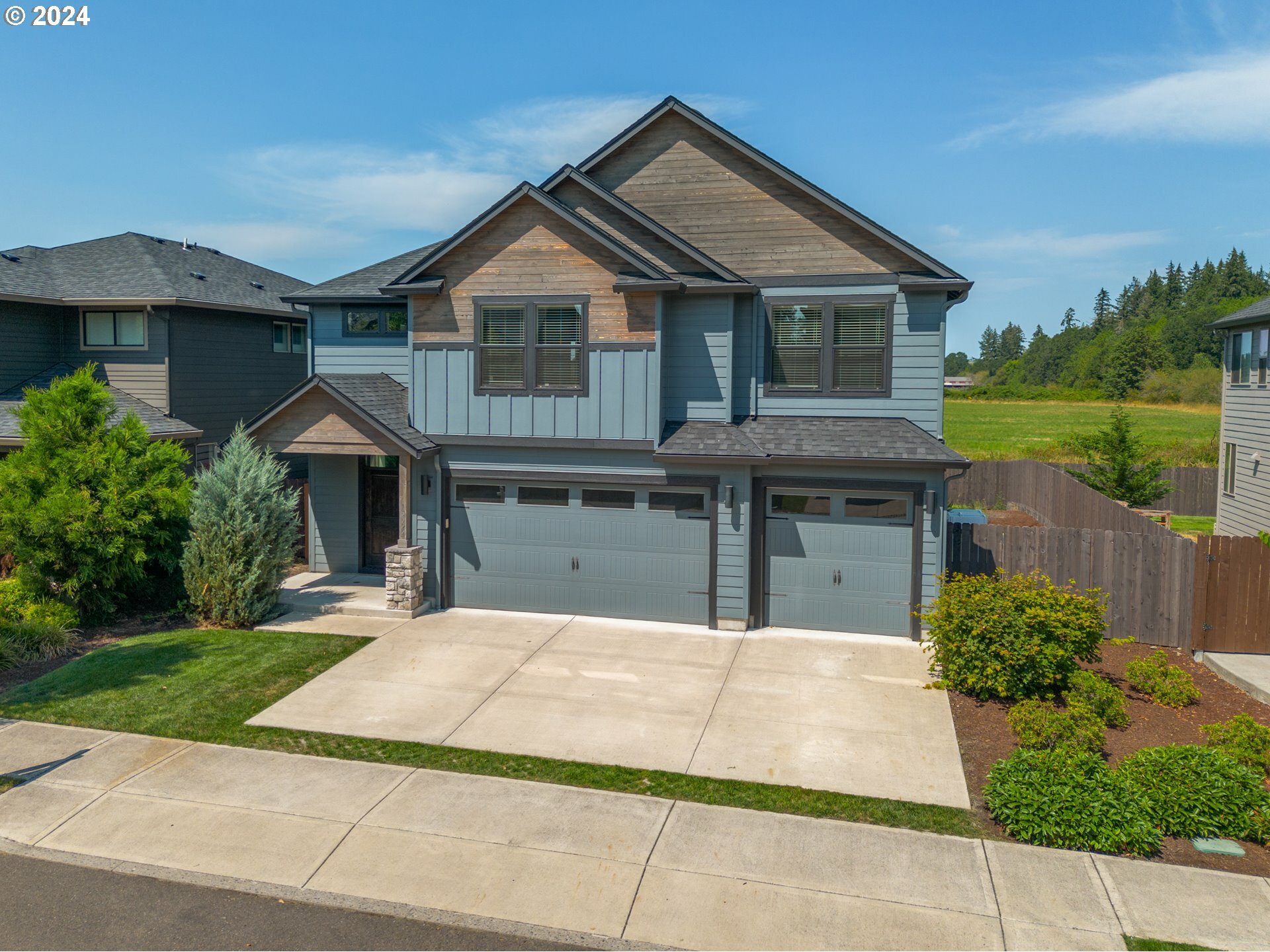 Property Photo:  15522 NE 108th Way  WA 98682 