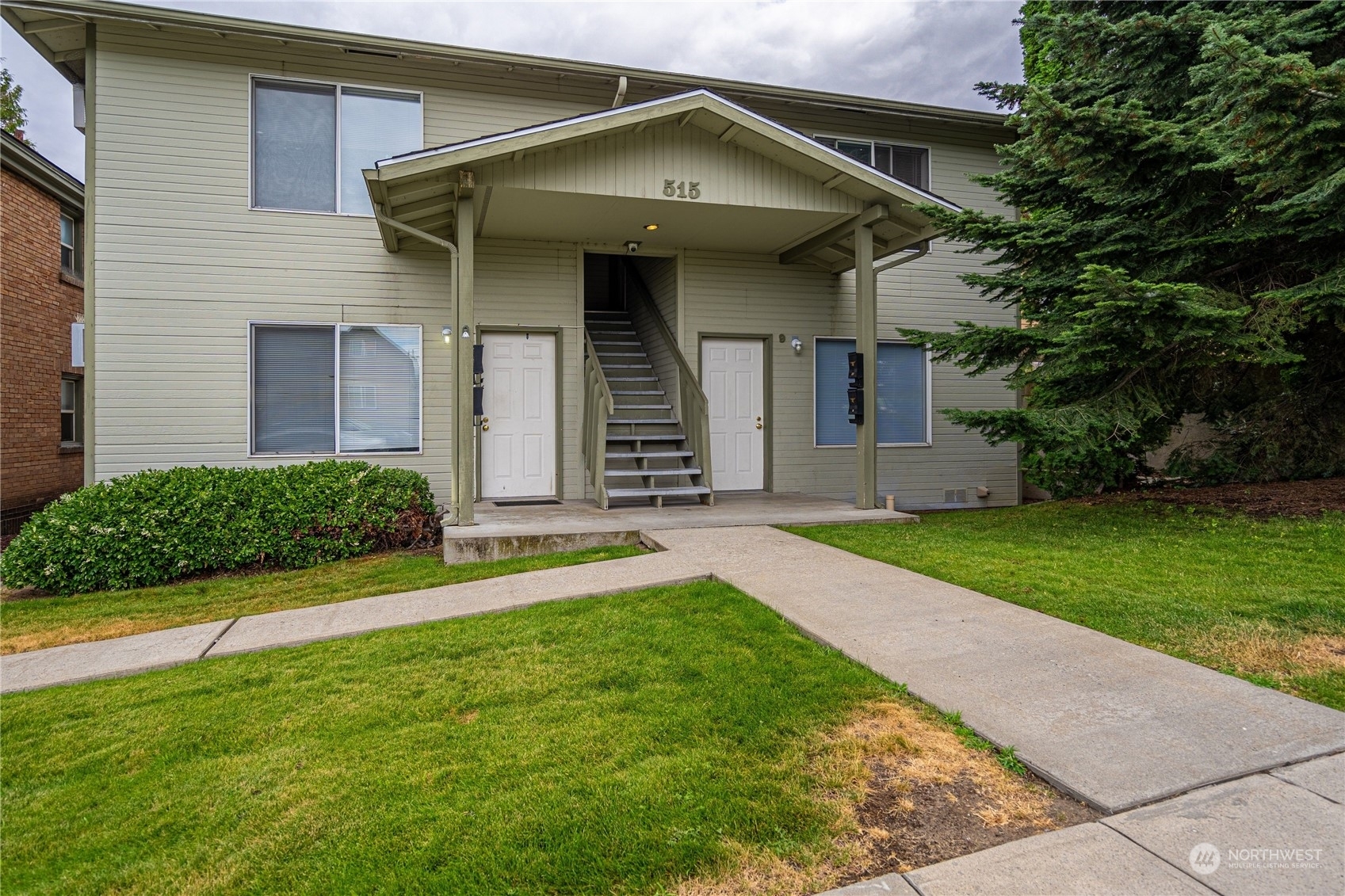 Property Photo:  511 Yakima Street  WA 98801 