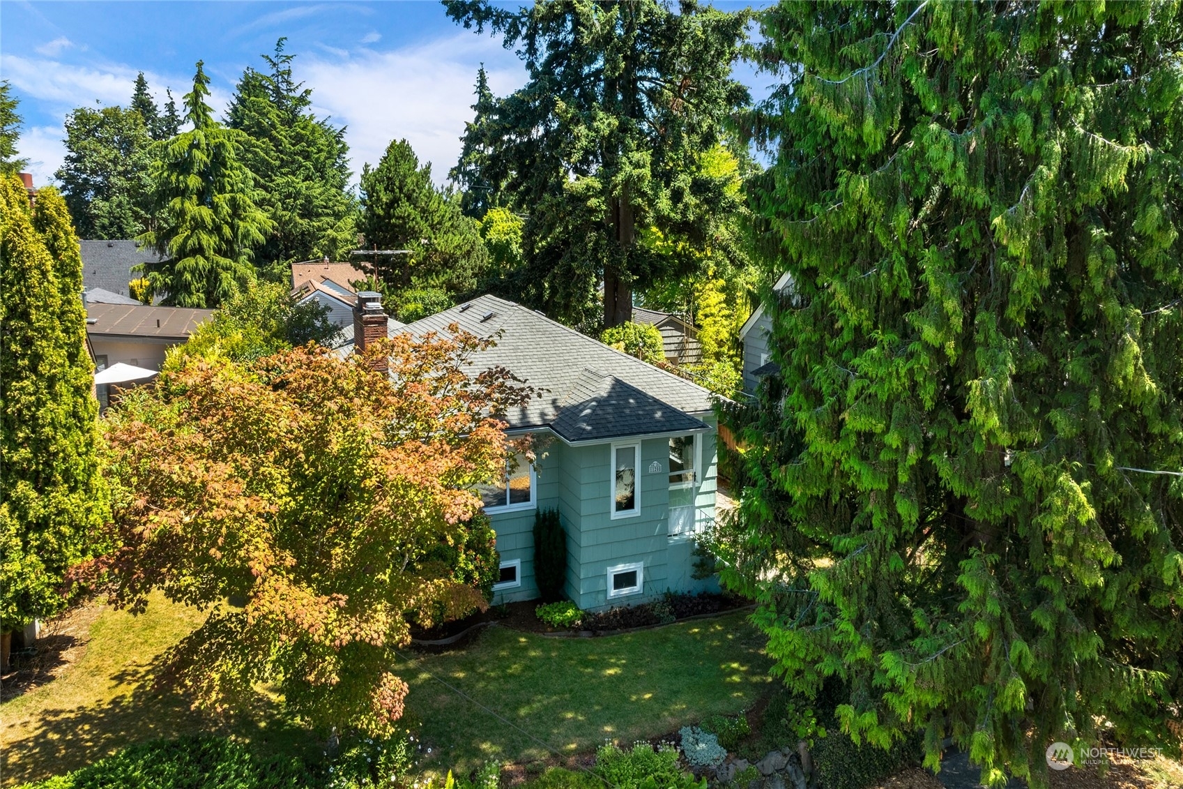 Property Photo:  11208 Evanston Avenue N  WA 98133 