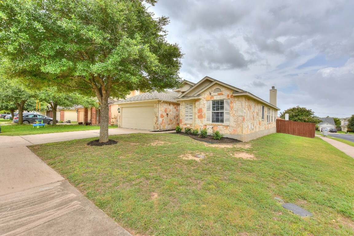 Property Photo:  202 Precipice Way  TX 78626 