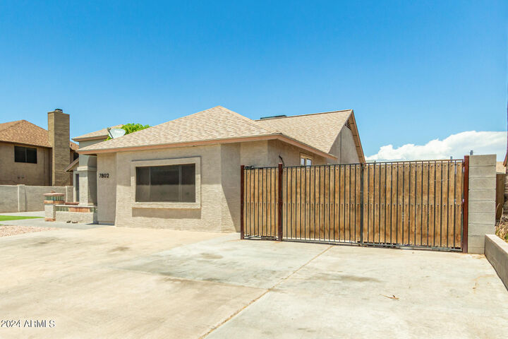 Property Photo:  7802 W Dreyfus Drive  AZ 85381 