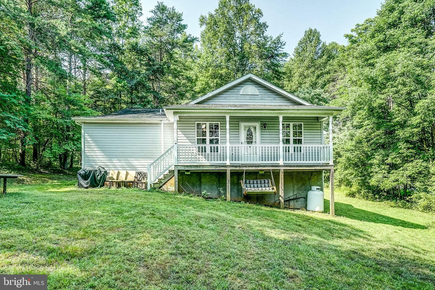 Property Photo: 707 Plum Tree Road VA 23024